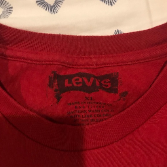 cropped levi’s tee - Picture 2 of 2